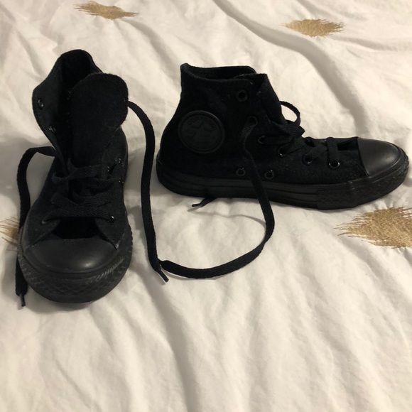 boys black converse